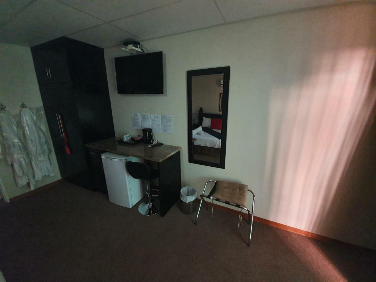 Leach Lodge Kuruman Eksteriør bilde