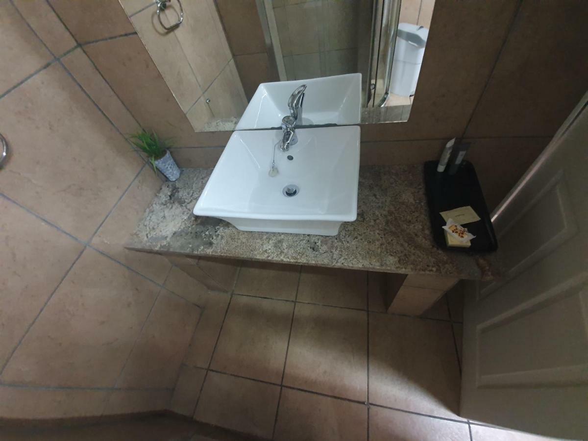 Leach Lodge Kuruman Eksteriør bilde