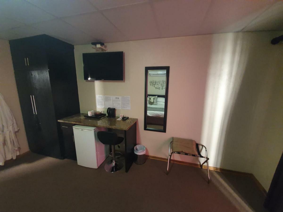 Leach Lodge Kuruman Eksteriør bilde