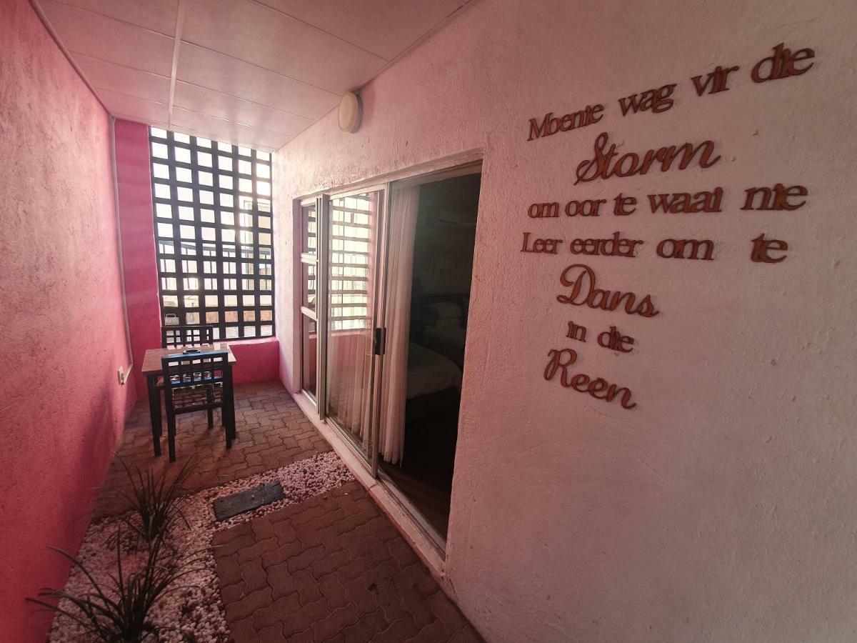Leach Lodge Kuruman Eksteriør bilde