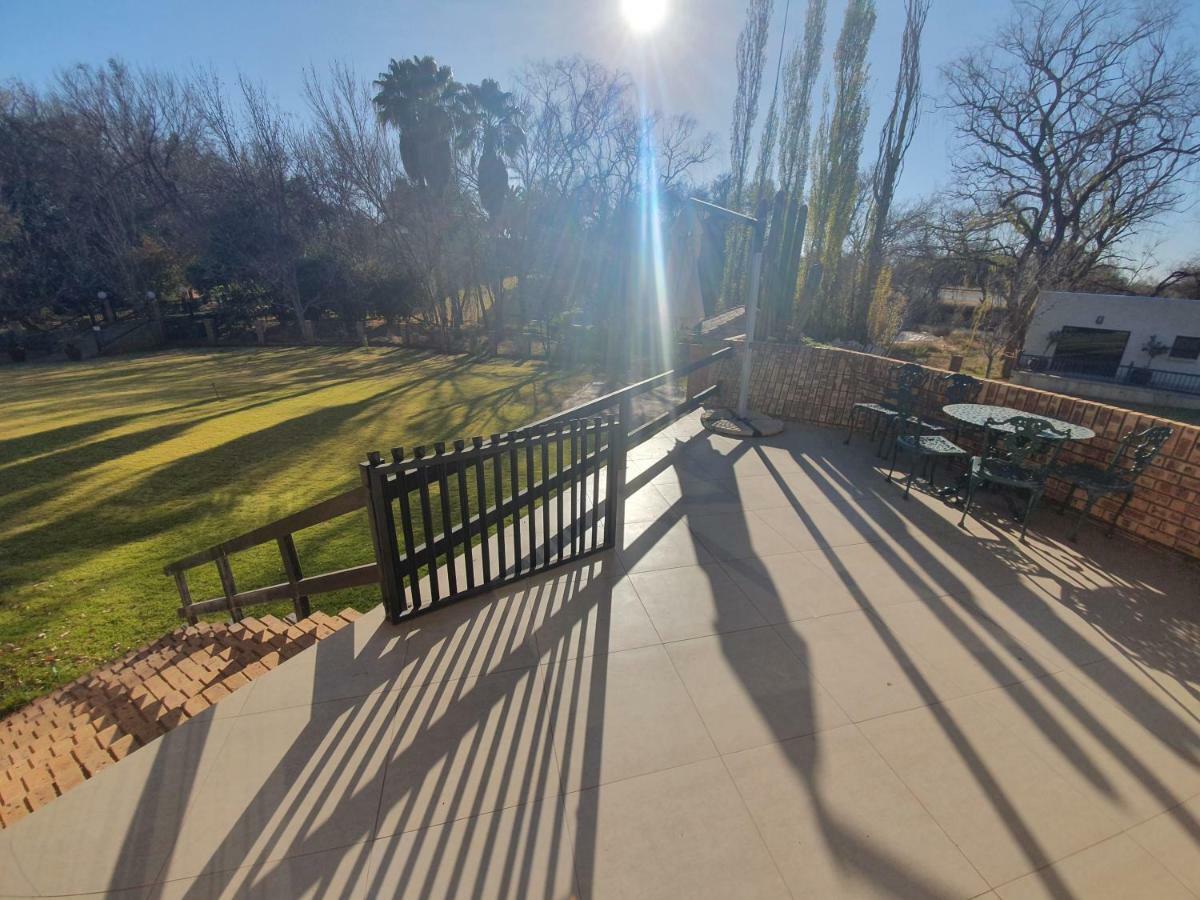 Leach Lodge Kuruman Eksteriør bilde