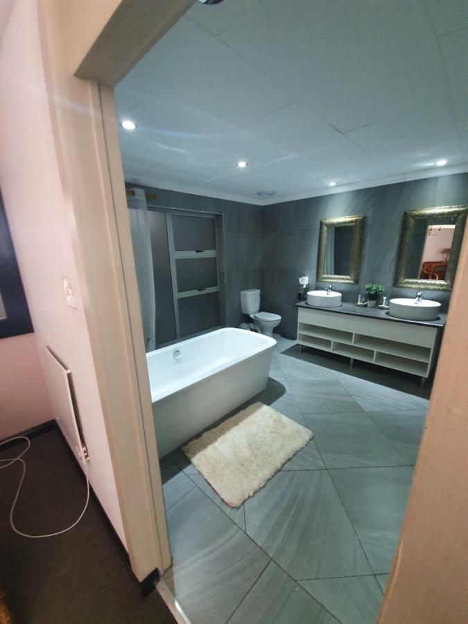 Leach Lodge Kuruman Eksteriør bilde