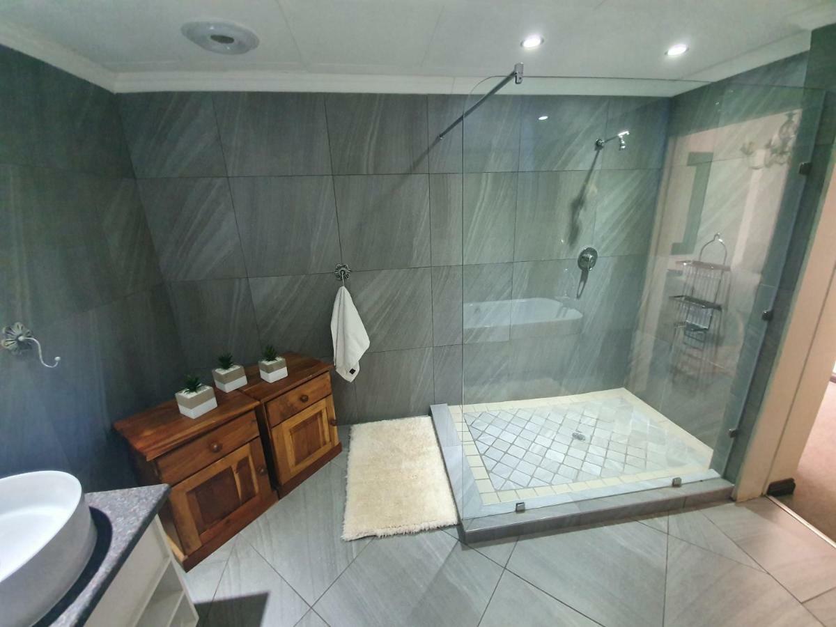 Leach Lodge Kuruman Eksteriør bilde