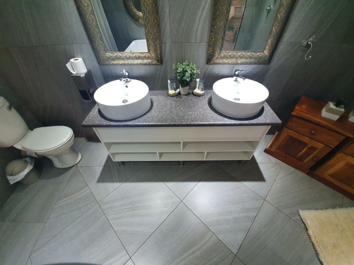 Leach Lodge Kuruman Eksteriør bilde
