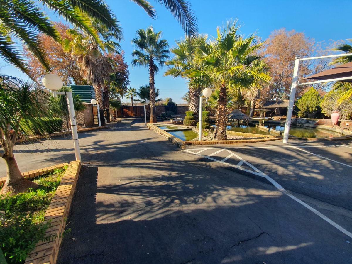 Leach Lodge Kuruman Eksteriør bilde