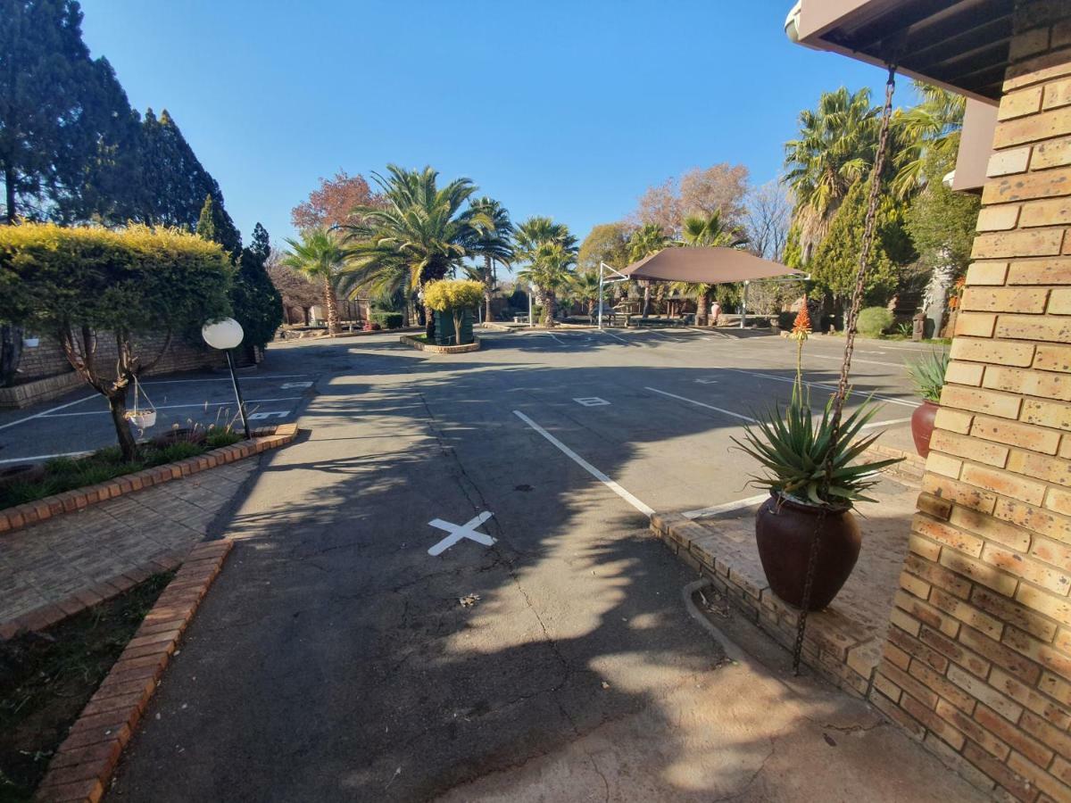 Leach Lodge Kuruman Eksteriør bilde